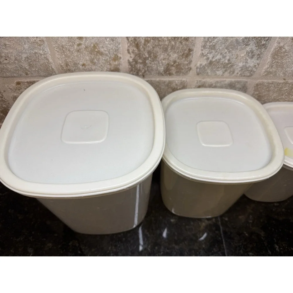 4 pc Rubbermaid Servin Saver Food Storage Container Canister Set Almond 5-6-7-8
